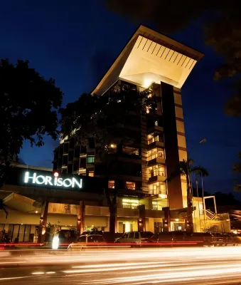 Horison Ultima Makassar Hotels near Universitas Karya Dharma Makassar