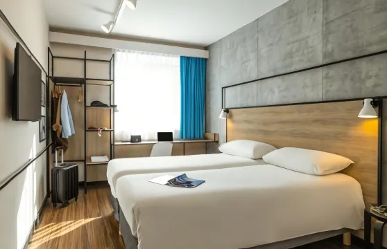 宜必思那幕爾中心酒店