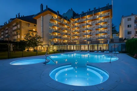 Oroel Hotel & Spa Отели в г. Кастьельо-де-Хака