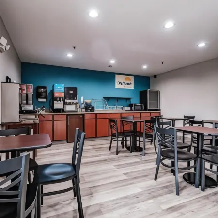 Days Inn by Wyndham Brunswick Bath Area