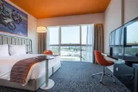 Park Inn by Radisson Dubai Motor City Hotel di Menara Jumeirah Lake