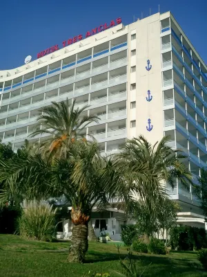 Hotel Tres Anclas Hotels near Gandia Surf