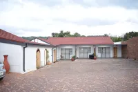 Oppi Hoek Guesthouse