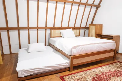 Layung Rancabali Hotels near Rengganis Campsite