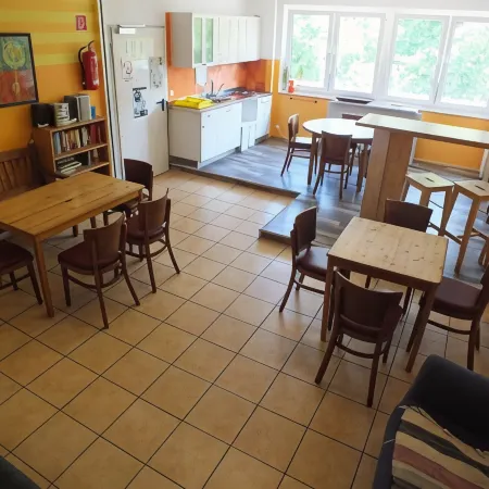 Max Hostel Отели рядом с достопримечательностью «Станция метро Robert Kirchhoffstraße»