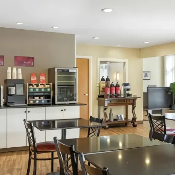 Best Western Plus Cold Spring Отели рядом с достопримечательностью «Plymouth Mayflower»