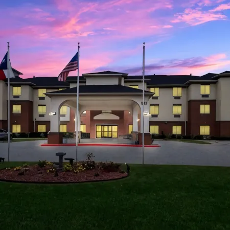 Best Western Plus Lake Dallas Inn  Suites