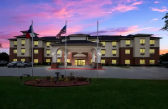 Best Western Plus Lake Dallas Inn  Suites