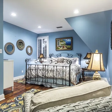 Charming 3-bedroom cottage in Oakleigh Historical District in downtown Mobile