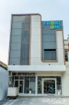 Front One Budget Hotel Tirtonadi Solo