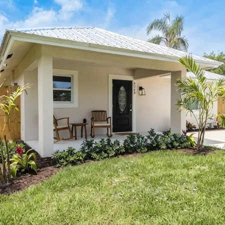 Pet Friendly 2bed/2bath coastal hideaway