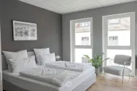 Perfect city center location, 107 sqm, directly at the opera house in suite flair with balcony! - balcone
