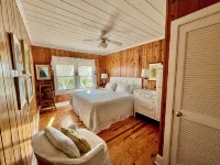 Oceanfront 5 bedroom in Nags Head, NC Outer Banks. Art lovers home.