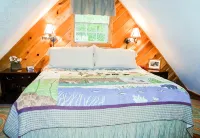 Raccoon Loft - Secluded Cabin with Fire Pit and Pickleball - Chalets