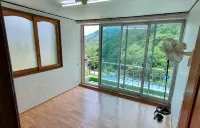 Gurye Banyabong Mountain Pension