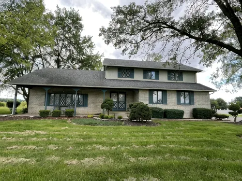 Spacious 5-bed farmhouse w/Pool Table, Table Tennis Close to Columbus Zoo