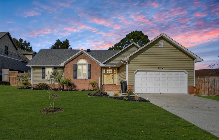 Charming 3-bedroom house close to area beachs, the river and downtown