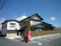 Guesthouse Azmo โรงแรมใน