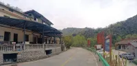Kang County Crescent Tea Village Homestay - parkir