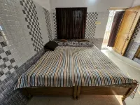 Jolly Homes - 400 Mtrs from ISKCON - Balcony