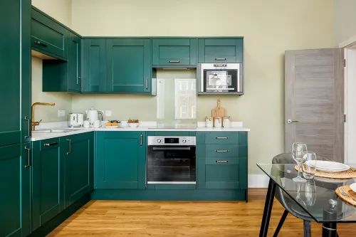 Stunning Sea Views, Family Apt; Free Parking & Gym - Apartments