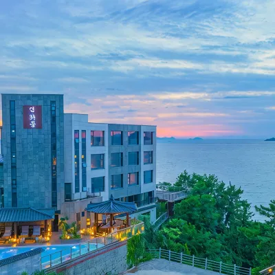YEONHWAMOON HOTEL BEONSAN Hotels near Byeonsan Aqua World