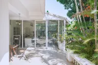 DoubleTree House - Guest houses