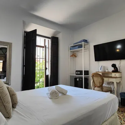 CASONA DE SAN ANDRÉS Hotels near Iglesia de el Salvador