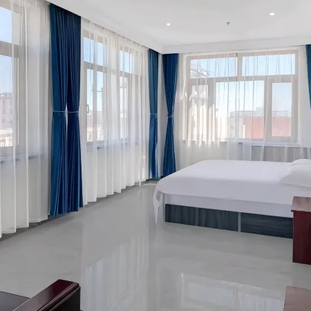 Kulun Qipengyue Business Hotel