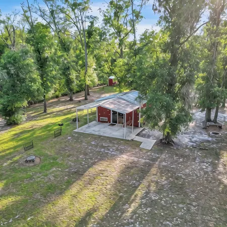 Secluded Cabin on 21 Acres Near Florida Springs