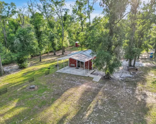 Private Retreat on 21 Acres Close to  Spirit of the Suwannee Hotels in Suwannee County