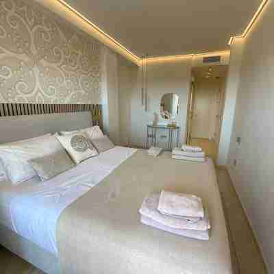 Exclusive suite with fantastic panoramic sea view Rooms