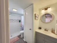 Charming Chic Getaway - 2 min. Walk to Beach, Restaurants, & Shops