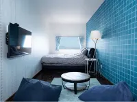 SUNSET SHODOSHIMA –CONTAINER HOTEL– - 2 estrellas