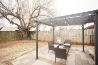 Work Space/King/Patio/Near Airport/Close to I-35