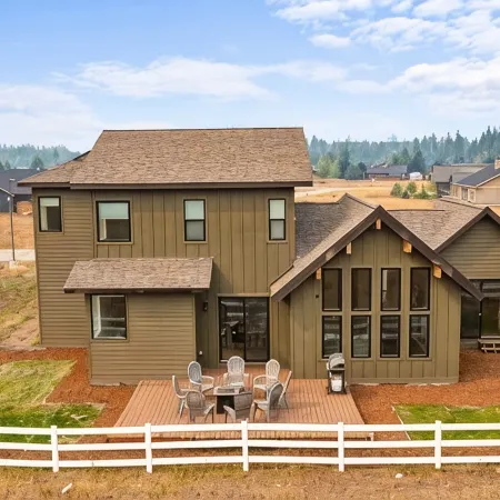 Brand New 3600 SF 3-Primary Suite Mountain Getaway