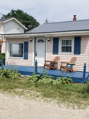 Lake View Cottage on Lake Erie - Hot Tub