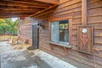 Cozy Cabin Retreat w/Hot Tub+Fire Pit+ AC+Games+EV+BBQ
