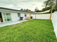 NEW Gorgeous Sunshine-Up 6 Guests-Private Backyard - 3-Star