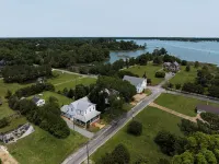 East River Views - Renovated 1905 House- 3 Bedrooms, 3.5 Baths Hotels in Mathews County