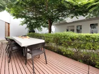 Stylish apartment with Private Terrace Hotels in 