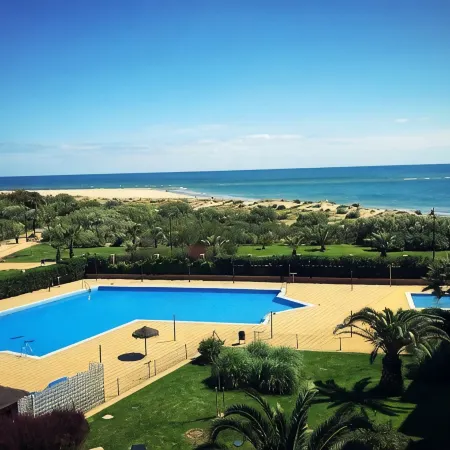 FIRST LINE BEACH LUXURY APARTMENT. SEA VIEWS