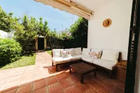 Charming 3-bedroom beachside chalet with WiFi & AC, in El Puerto de Santa María - ชาเลต์