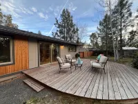 Hot Tub // Fenced Yard // AC // Pet-Friendly in Best Neighborhood in Bend