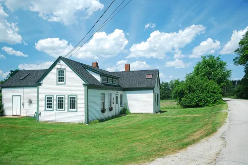 1850s Farm House - Minutes from Acadia, Lamoine Beach, and Lamoine State Park - Homestays