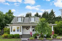 In town spacious home hot tub WIFI minutes from area attractions - 3-Star
