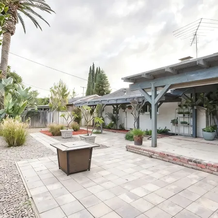 Luxury Modern Retreat! Close to Disney w Jaccuzzi!
