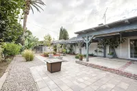 Luxury Modern Retreat! Close to Disney w Jaccuzzi! - Boutique