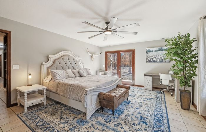 Private Home Nestled on 25 wooded acres. HOT TUB AND POOL TABLE.