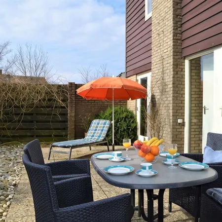 Detached house of 95m2, exclusive on the edge of the park, garden 700m2.